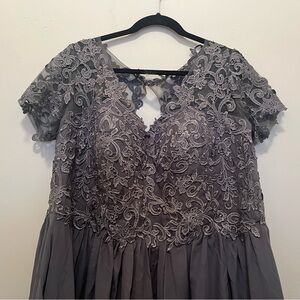 Mother of the bride dress. Size 20. Gray with lace bodice and corset tie back.